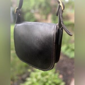 Vintage 1999 Black Coach Classic Pouch Shoulder Bag 9170